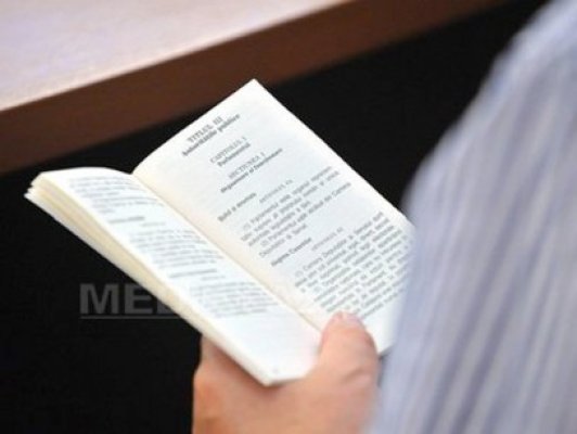 Şedinţa Comisiei de revizuire a Constituţiei, amânată din cauza condiţiilor meteo